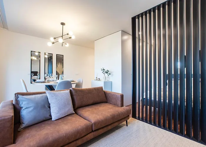 Gallery District Escape, Retreat