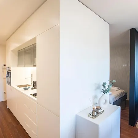 Gallery District Escape, Retreat * Porto