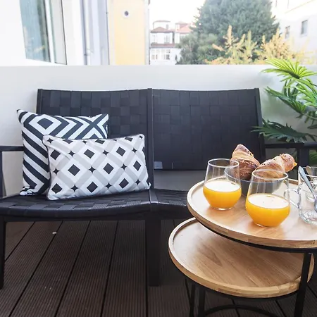 Gallery District Escape, Retreat *