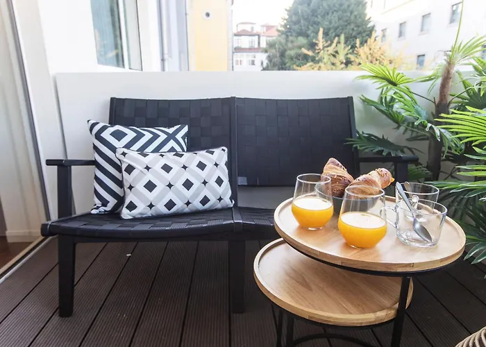 Gallery District Escape, Retreat *