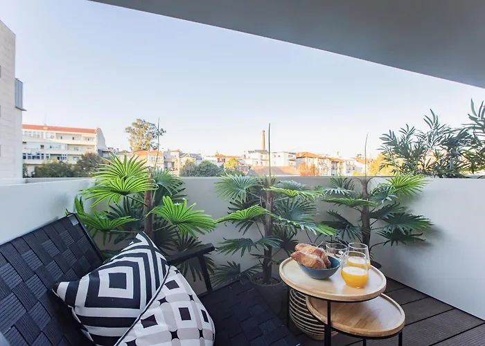 Gallery District Escape, Retreat